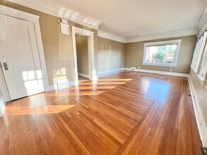 210 Temple Ave in Long Beach, CA - Building Photo - Building Photo