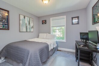 11 Rockingham Rd in Auburn, NH - Building Photo - Building Photo