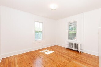 17 S Pk Ave in Bay Shore, NY - Building Photo - Building Photo