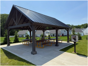 3464 Magnolia Ln in Uniontown, OH - Foto de edificio - Building Photo