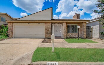 6326 Briar Terrace Dr in Houston, TX - Building Photo - Building Photo