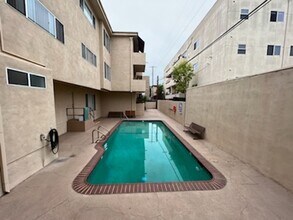 4521 Colbath Ave in Los Angeles, CA - Building Photo - Building Photo