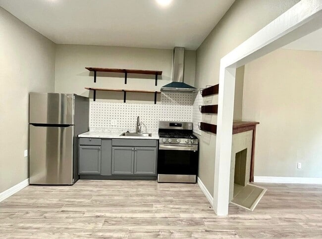 4618 Polk St in Houston, TX - Building Photo - Building Photo