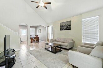 1627 Northwood Springs Dr in Crosby, TX - Building Photo - Building Photo