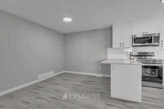 13539-13570 70 St NW in Edmonton, AB - Building Photo - Building Photo