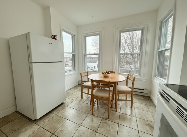 636 W Lafayette St in Norristown, PA - Building Photo - Building Photo