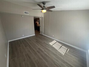 607 E Miller Rd in Garland, TX - Building Photo - Building Photo