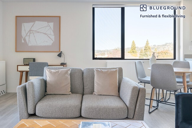 1698 University Ave in Berkeley, CA - Foto de edificio - Building Photo