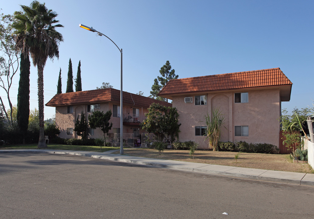 The Leotti Bldg in Escondido, CA - Building Photo