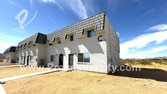 22544 Sioux Rd in Apple Valley, CA - Building Photo