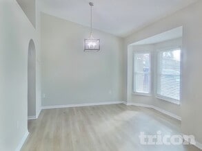 250 Canterbury Ct in Kissimmee, FL - Foto de edificio - Building Photo