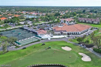 221 Fox Glen Dr in Naples, FL - Building Photo - Building Photo