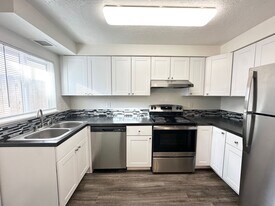 211 N Indiana Ave in Caldwell, ID - Building Photo