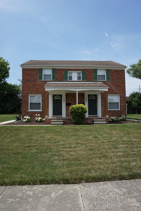 340 Parkview Dr in Plymouth, MI - Building Photo
