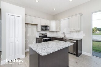 991 Walden Blvd SE in Palm Bay, FL - Building Photo - Building Photo