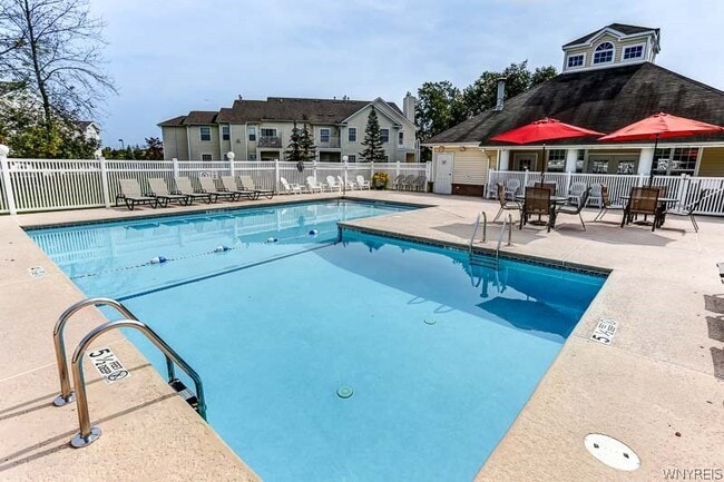 property at 10 Arielle Ct