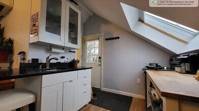 22 Hingham St, Unit 1 in Cambridge, MA - Building Photo - Building Photo