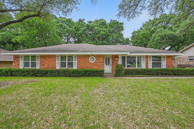 property at 2221 Prince John Dr