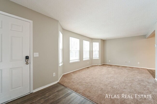 2 S Macon Ct in Aurora, CO - Building Photo - Building Photo