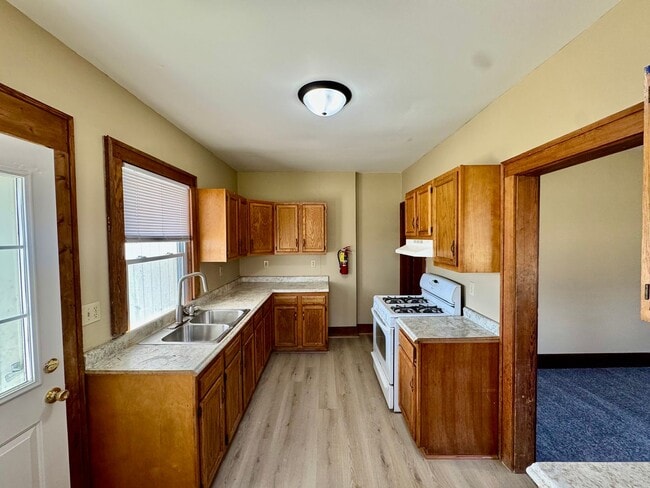 414 15th Ave in Moline, IL - Building Photo - Building Photo