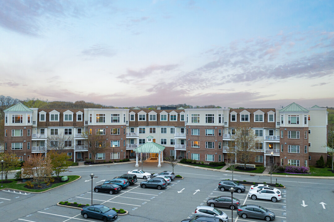 Salem Place Condominiums in Woburn, MA - Building Photo