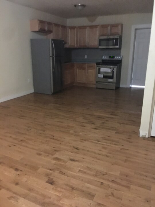 182 Diamond St in Philadelphia, PA - Building Photo