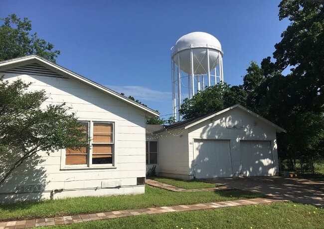 100 E North Ave in Bryan, TX - Building Photo - Building Photo