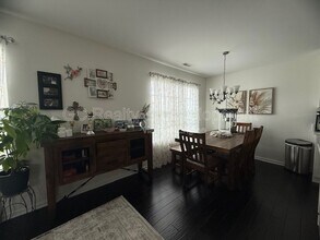 1064 Turin Dr in Hampshire, IL - Building Photo - Building Photo