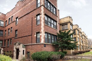 1130 Maple Ave, Unit 1132-2 in Evanston, IL - Building Photo