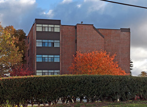 The Fairways Condo in St Catharines, ON - Building Photo - Building Photo