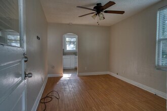235 1/2 16th Ave S in St. Petersburg, FL - Building Photo - Building Photo