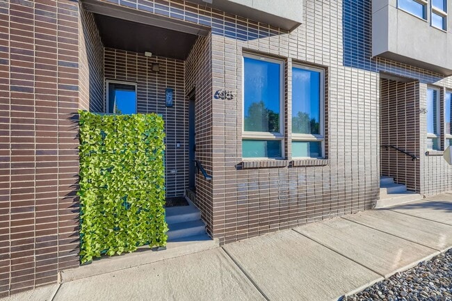 685 W Evans Ave in Denver, CO - Building Photo - Building Photo