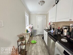 839 W Cornelia Ave, Unit 3S in Chicago, IL - Foto de edificio - Building Photo