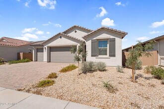 18570 W Honeysuckle Dr in Wittmann, AZ - Building Photo - Building Photo