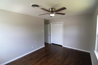 1727 Waldrop St in Irving, TX - Building Photo - Building Photo