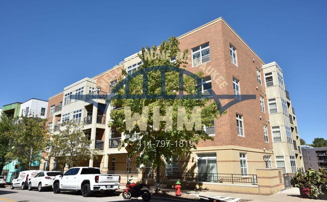 property at 1905 N Water St