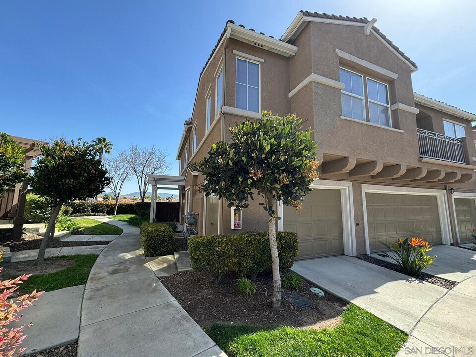 1367 Caminito Capistrano in Chula Vista, CA - Building Photo