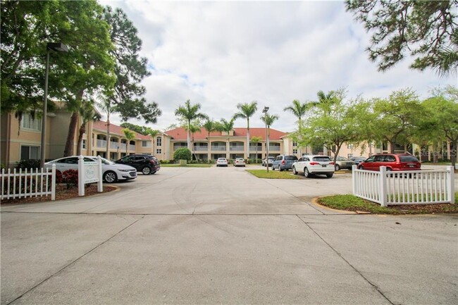 4457 45th Ave W in Bradenton, FL - Foto de edificio - Building Photo