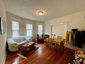162 Kelton St, Unit Kelton St in Boston, MA - Foto de edificio - Building Photo