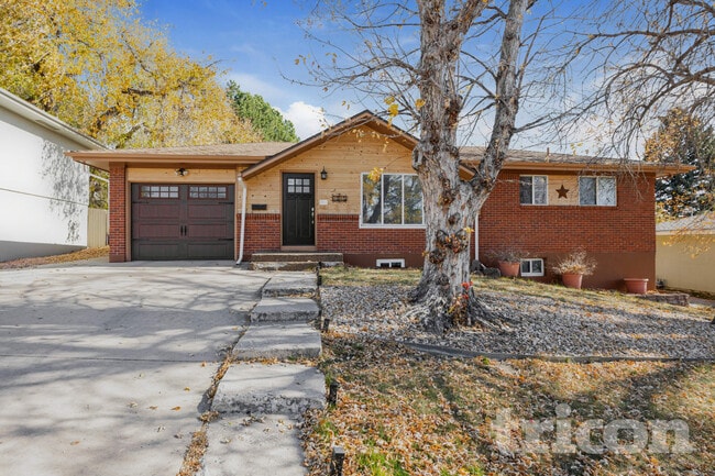 property at 1915 Berkshire Ln