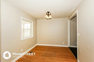 4904 Paramount Dr in Louisville, KY - Building Photo - Building Photo