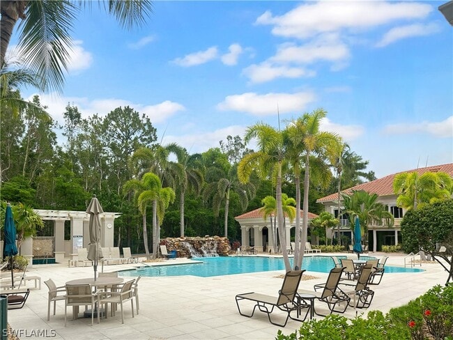 23400 Alamanda Dr in Bonita Springs, FL - Building Photo - Building Photo