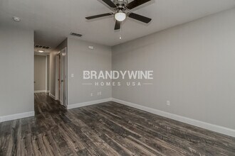 1423 N Tremain St in Mount Dora, FL - Foto de edificio - Building Photo