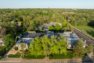 Chateau Richelieu in Peoria, IL - Building Photo - Building Photo