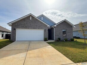 25345 Evanford Dr in Athens, AL - Building Photo - Building Photo