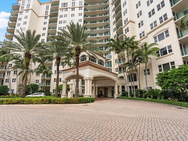 20000 E Country Club Dr in Aventura, FL - Foto de edificio - Building Photo