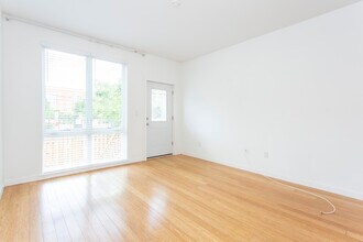 1519 Ogden St, Unit 1 in Philadelphia, PA - Foto de edificio - Building Photo