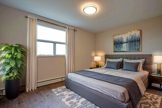 Aldershot Apartments in Burlington, ON - Building Photo - Building Photo