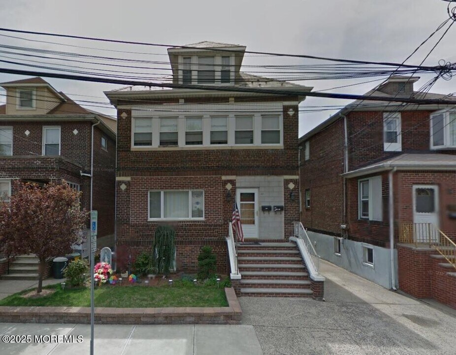 408 Morningside Ave in Fairview, NJ - Building Photo