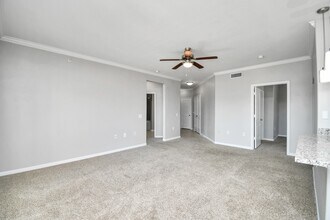 6777 Sommerall Dr in Houston, TX - Building Photo - Building Photo
